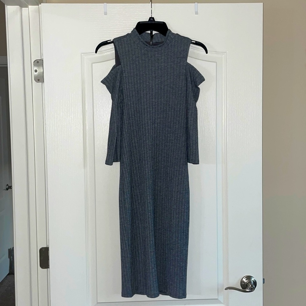 XS dress, open shoulder